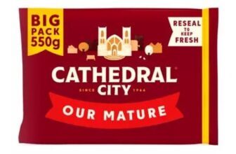 Cathedral City Mature Cheddar Cheese 550g
