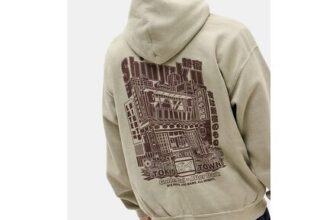 UO Ecru Shinjuku Hoodie
