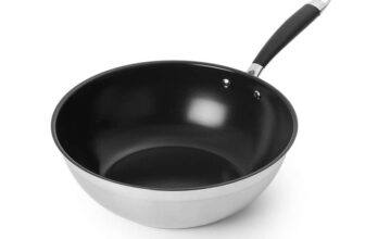 Amazon Basics Ceramic Non-Stick Wok Pan, Stainless Steel 28cm