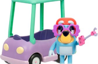 Bluey Chat Mates Grannies Car With Janet. Press Janets Nose and Hear 10 Of Her phrases From The Show Includes the Grannies Car, Articulated Dressed as Janet, Janets Glasses and Grabber