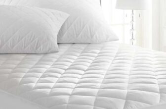 Double Mattress Protector 30 Cm Extra Deep Anti Allergy Microfiber Fitted, Double (135 X 190 30cm) sold by Yorkshire Bedding FBA