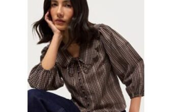 Gingham Scallop Collar Blouse