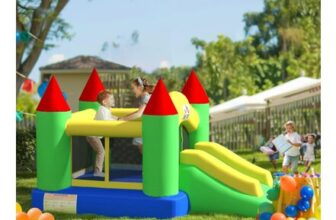Green HOMCOM Bouncy Castle with Slide