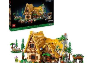 LEGO Disney Snow White and the Seven Dwarfs Cottage 43242