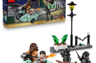 LEGO Harry Potter Hagrid & Harrys Privet Drive Escape – Motorbike Toy with 4 Minifigures incl. 2 Death Eaters, plus a Street Scene 76459