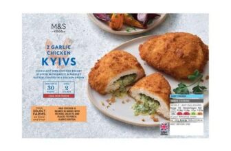 M&S 2 Garlic & Herb Chicken Kyivs Frozen, 285g