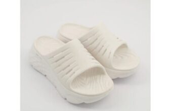 SKECHERS White Max Cushioning Sliders