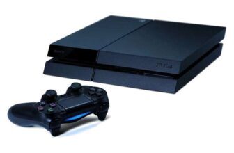 Sony PlayStation 4 (PS4) – 500GB – Jet Black Console, Controller & Wires – Good – with code by musicmagpie shop