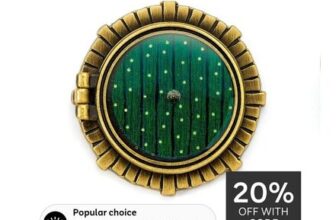 The Lord of the Rings Hobbit Door Pin Badge