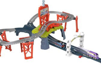 Thomas & Friends Diecast Toy Train Set Race for the Sodor Cup with Thomas & Kana Engines & Track for Preschool Kids Ages 3 Years, HFW03