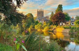 2 Nights 2 Adults (Hereford City) Holiday Weekend (3rd May) £35.61 Per Night – Std Rm & King-Size Bed – Free Parking (5% off w/Voucher Code)