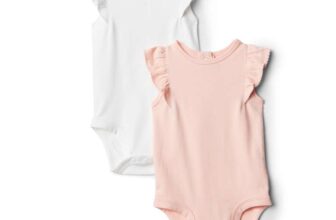Amazon Essentials x Sofia Grainge Baby Girls Cotton Ruffle-Sleeve Vest with Embroidered Detail, Pack of 2 Size 24 Months