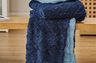Bedsure Sherpa Fleece Throw Blanket – Super Soft, Cozy & Warm Jacquard Sofa Throw, Ideal for Bed & Couch, Single, Navy Blue, 130x150cm