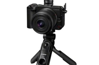 Canon EOS R50V Mirrorless Camera & 14-30mm f4-6.3 IS STM Lens Creator Kit