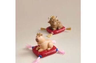 Capybara and Highland Cow Novelty Decorations