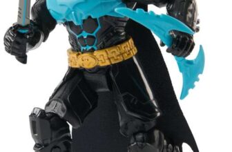 DC Comics, Batman Ninja Strike 15cm Batman Action Figure with Pop-Out Ninja Accessories