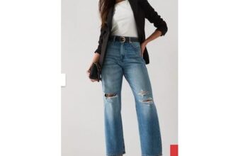 Distressed Authentic Boyfriend Jeans – mid Wash