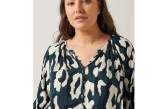 EVANS Curve Navy Blue Animal Print Long Sleeve Blouse