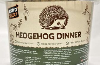 Hedgehog Dinner Dry Hedgehog Food 1L (Plus Free Peanut Butter Feeder)