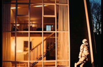 IDLES Crawler – Vinyl – Sold by Blitz_Outlet (UK Mainland)