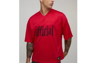 Man Oversized Boxy Official V-Neck Sports Top