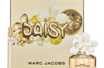 Marc Jacobs Daisy Eau De Toilette Gift Set 50ml