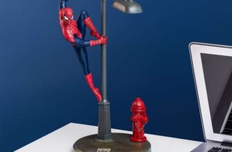 Marvel Spider-Man Figurine Desk Lamp
