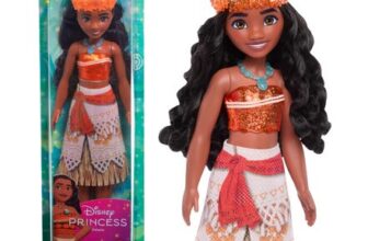 Moana Posable Disney Princess Doll with Sparkling Outfit and Accessories