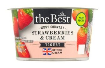 Morrisons the Best Strawberries & Cream Yoghurt