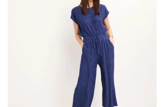 Navy Cropped Plisse Pants