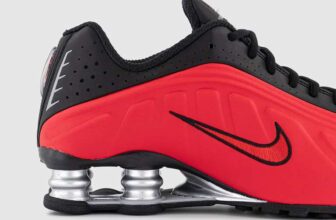 Nike Shox R4 Trainers University Red University Red Black