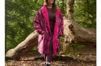 OHS Adults Water-Resistant Leopard Print Sherpa Drying Robe Burgundy Pink
