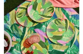 OHS Palm Print Green Picnic Plates