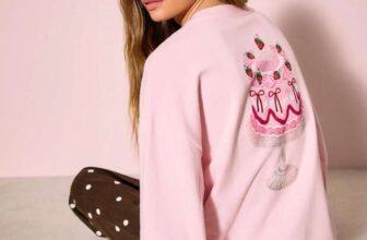 Pink Beaded Cake Graphic Hearts and Valentines Long Sleeve Sweat Top – Free C&C
