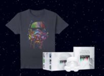 STAR WARS BUNDLE – T-shirt Star Wars: Legion Book Stormtrooper Helmet