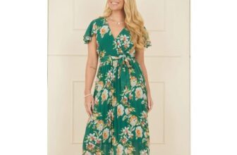 Save £11 on Yumi Green Floral Pleated Wrap Dress at Yumi