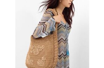 Slouchy Raffia Flower Bag