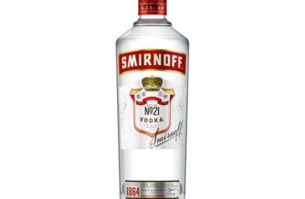 Smirnoff No. 21 Vodka, 37.5% vol, 70cl, Triple Distilled & 10 x Filtered, Premium Vodka Made in Great Britain