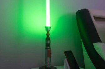 Star Wars Luke Skywalker Green Lightsaber Desk Lamp