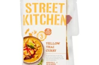 Street Kitchen Asian Curry Kit Yellow Thai Curry 285g