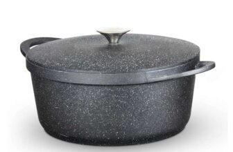 Tower Precision Casserole Pot with Aluminium Lid, Lightweight Cast Aluminium, 28cm, Black