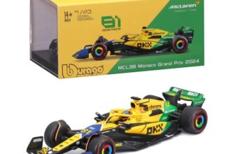 Bburago – McLaren MCL3881 Oscar Piastri Monaco GP 2024 Sennas 30th Anniversary, 1:43 Scale Car with Helmet & Display Case, Special Livery