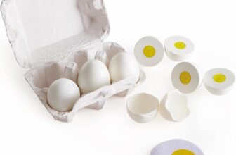 Hape Egg Carton 3 Hard-Boiled Eggs with Easy-Peel Shell & 3 Fried Eggs, Wooden Realistic Educational Toy for Children 3