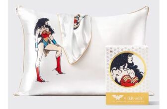 Kitsch X Wonder Woman Satin Pillowcase: Believe in Wonder
