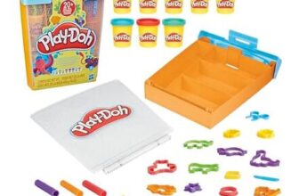 Play-Doh Imagine Animals Storage Set: 8 Cans and 22 Accessories