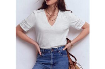 Poppy Trim v Neck T-Shirt
