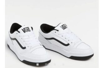 Vans Unisex White/Black Hylane Trainers(sizes 2.5 3 Only )