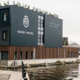 1 Night floating Good Hotel w/ breakfast on River Thames London for 2 people w/ unique code – selected dates April