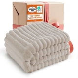 Bedsure Fleece Throw Blanket for Sofa – Fluffy Cosy Warm Blankets 130x170cm with checkout discount Sold by Bedsure EU / FBA – Prime deal